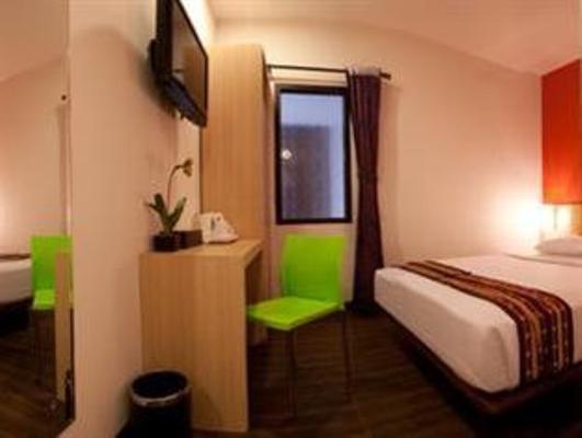 בנדר למפונג Hotel Anugerah Express Lampung חדר תמונה